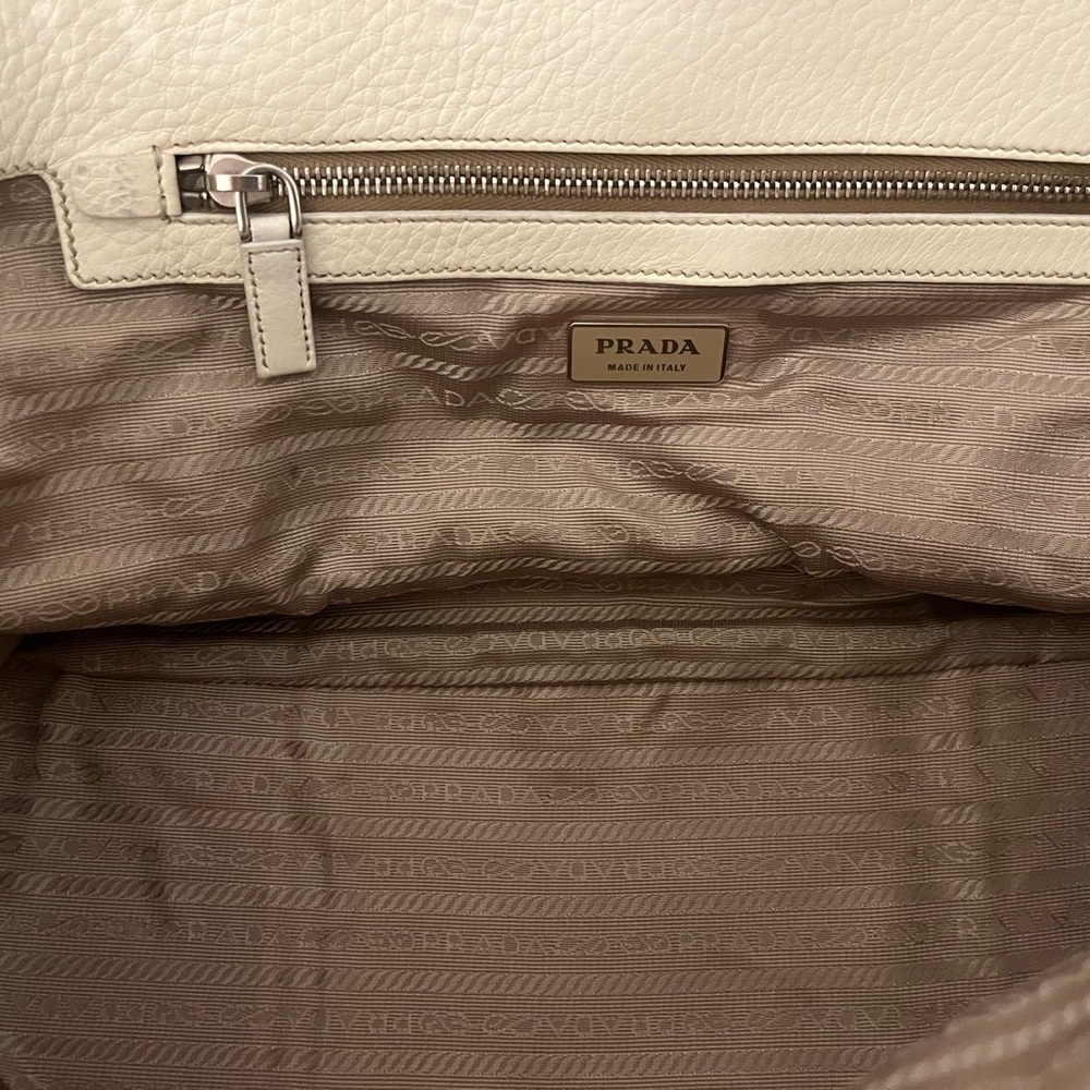 PRADA ✨ Leather Shoulder Bag Triangle Logo Plate - Picture 4 of 10
